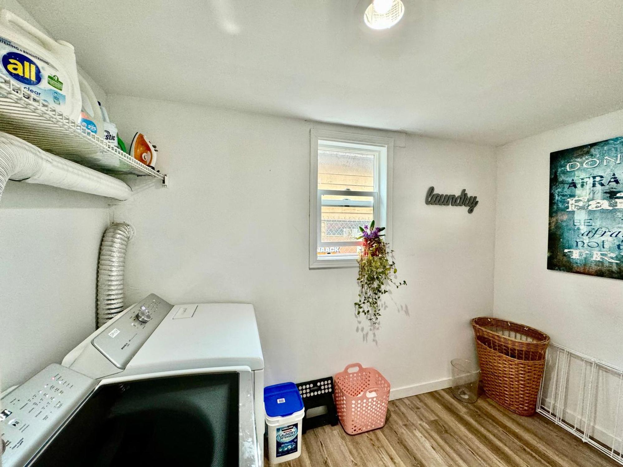 Tiny Private Room On The 1St Floor With Shared Bathroom Near Seatac Airport And Downtown Seattle Eksteriør bilde