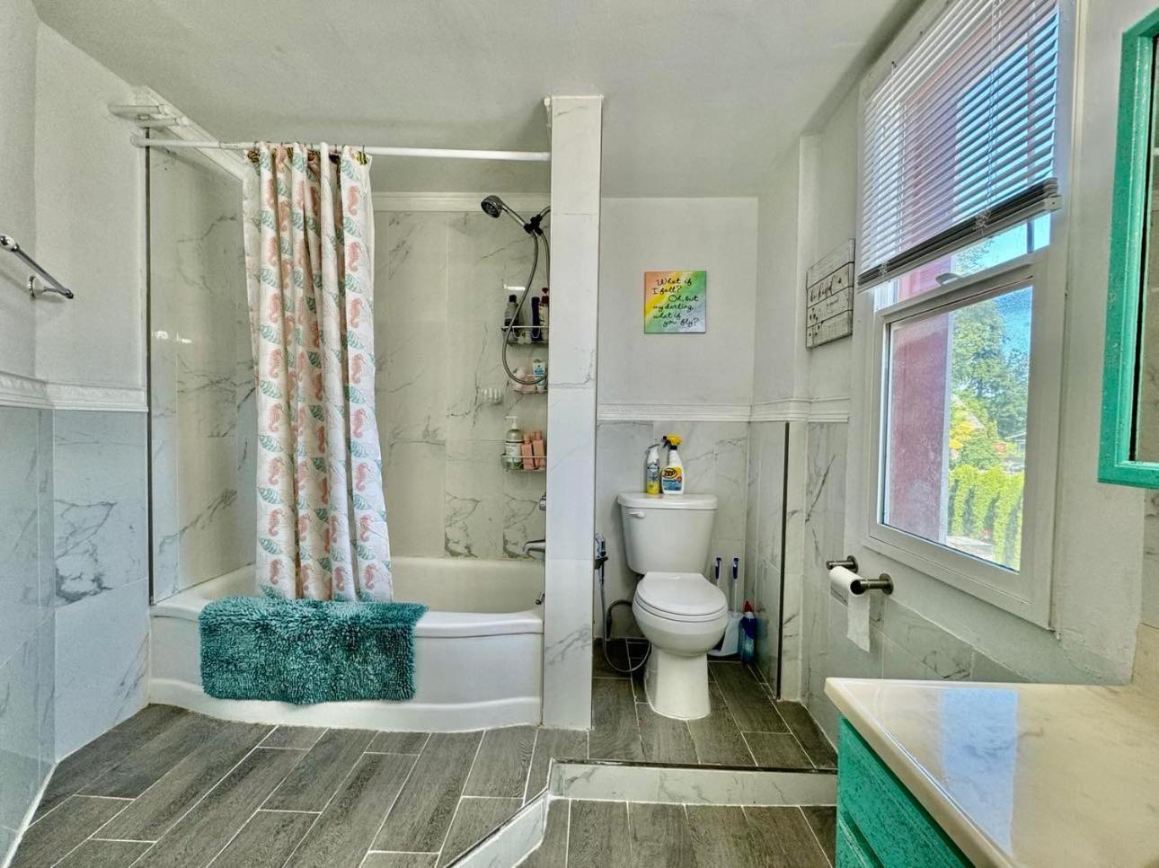 Tiny Private Room On The 1St Floor With Shared Bathroom Near Seatac Airport And Downtown Seattle Eksteriør bilde