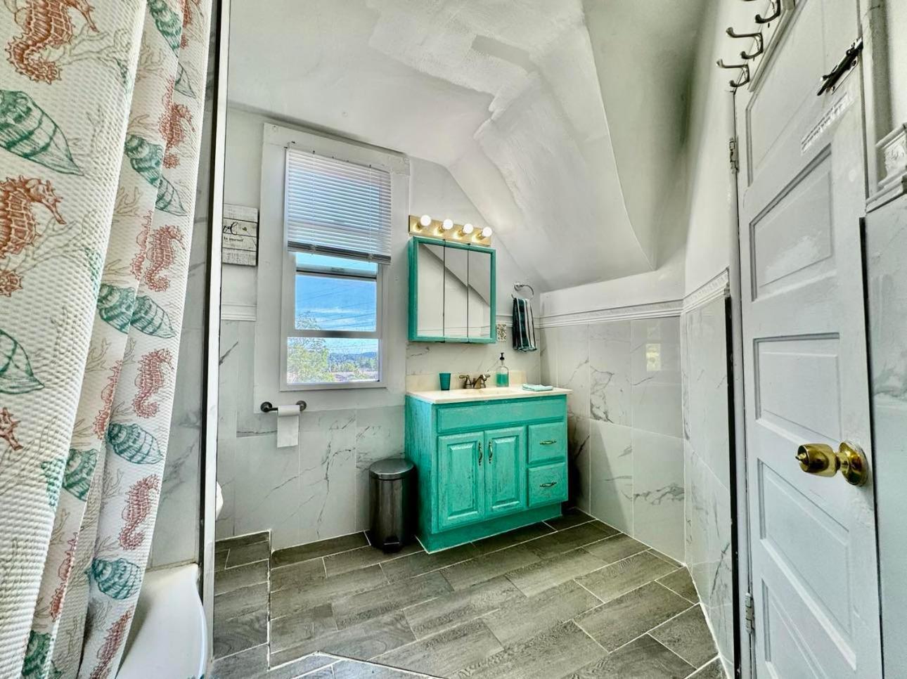 Tiny Private Room On The 1St Floor With Shared Bathroom Near Seatac Airport And Downtown Seattle Eksteriør bilde