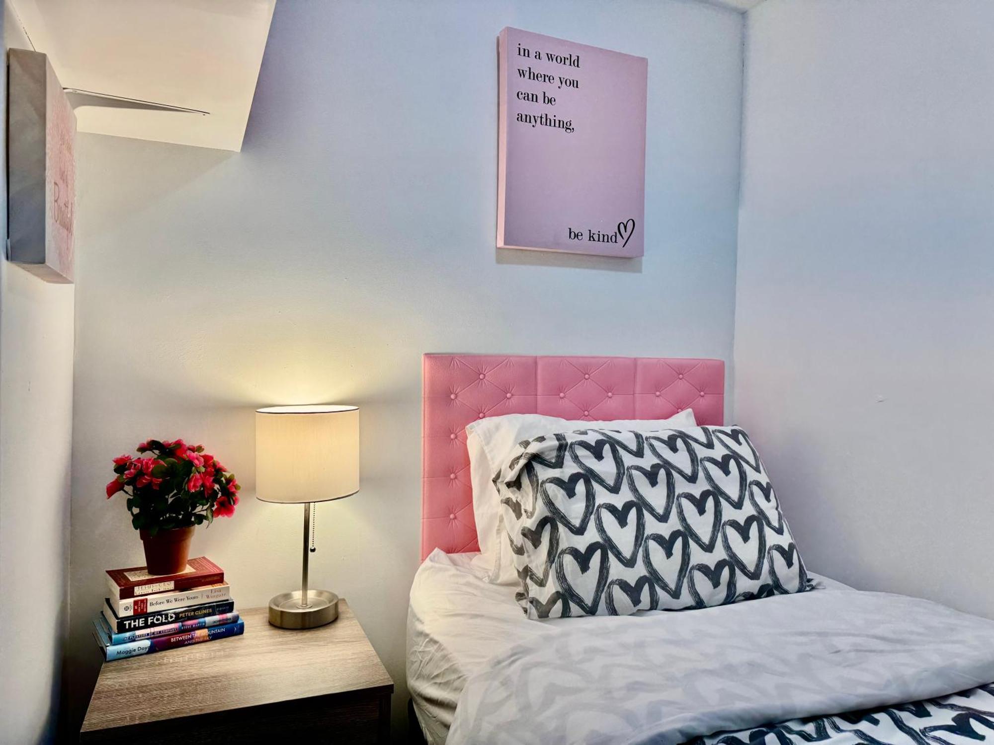 Tiny Private Room On The 1St Floor With Shared Bathroom Near Seatac Airport And Downtown Seattle Eksteriør bilde
