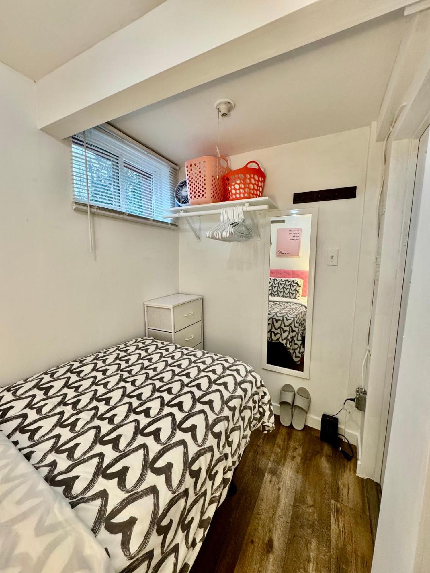 Tiny Private Room On The 1St Floor With Shared Bathroom Near Seatac Airport And Downtown Seattle Eksteriør bilde